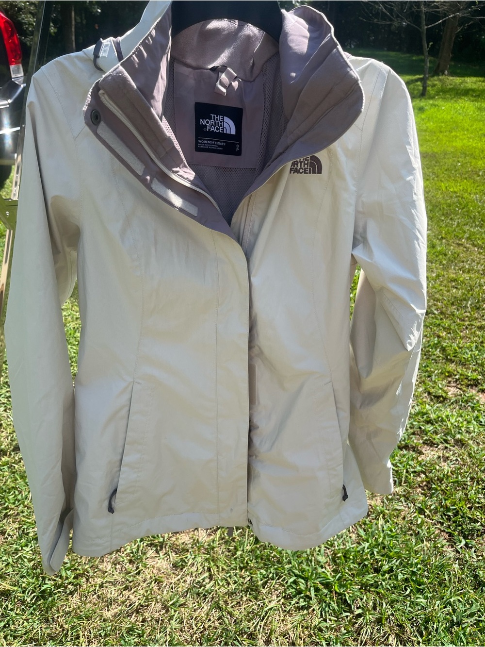 The North Face Women's Cream Trench Rain Jacket with Gray Lining